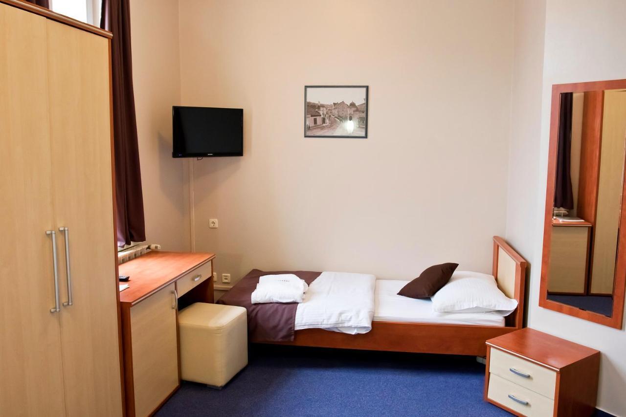 Hotel Pakrac Exterior photo
